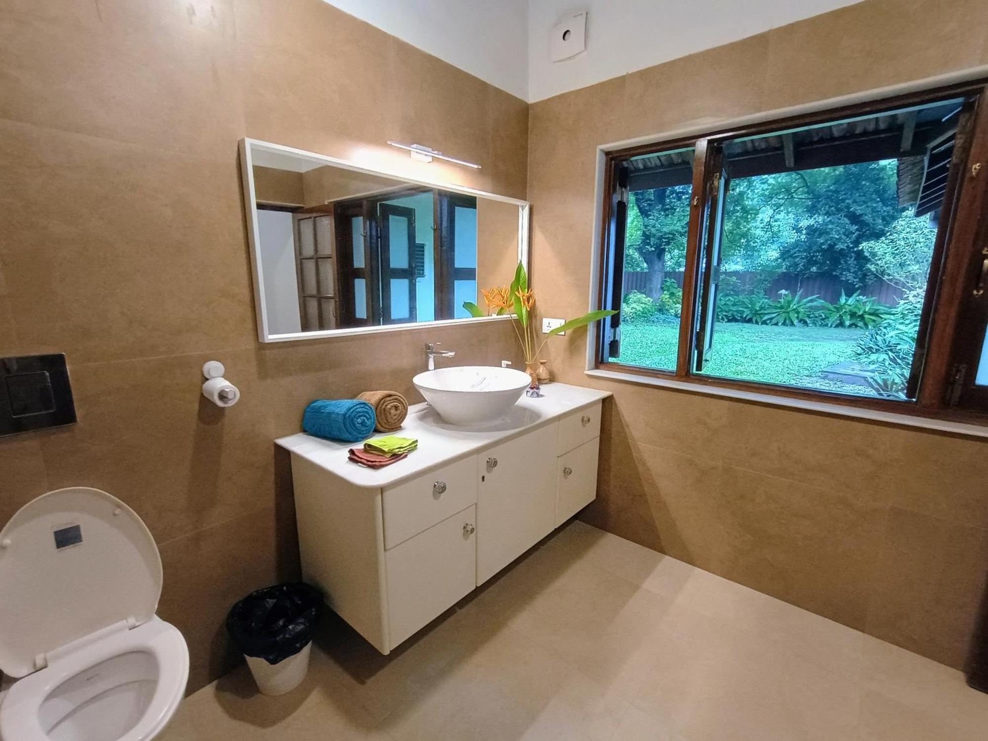 Banyan House - Luxurious 4 Bedroom Villa On One Acre, Near The Beach Nagaon  Exterior photo